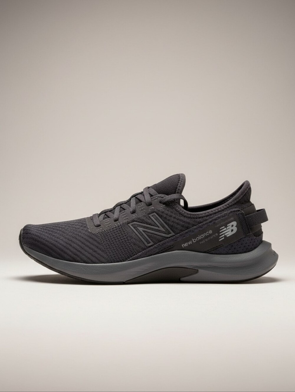 New Balance DynaSoft Nergize Sport v2 Black Sneakers Sz 12 Athleisure Y2K Gym